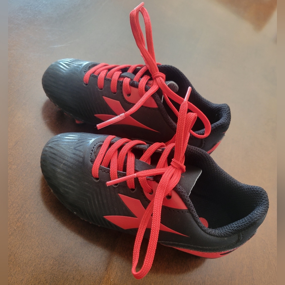 Diadora Kids Black and Red Athletic Sneakers
